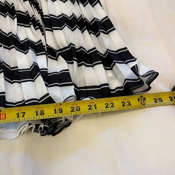Anthropologie Black and White Pleated Mini Skirt - Picture 4 of 6